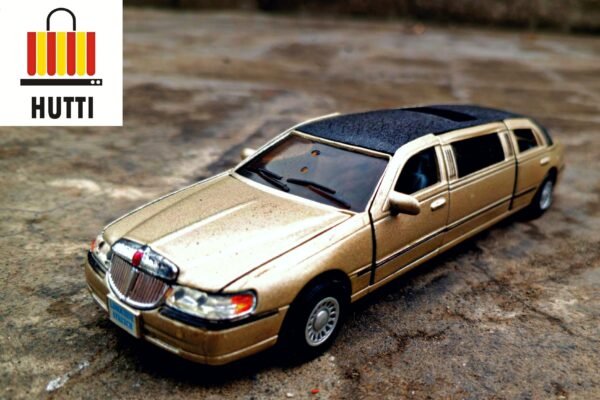 1999 Lincoln Town Limousine Model Car - Image 3